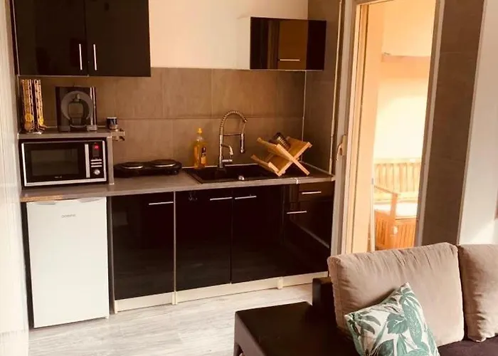 Fully-equipped 2-bedroom アパート *