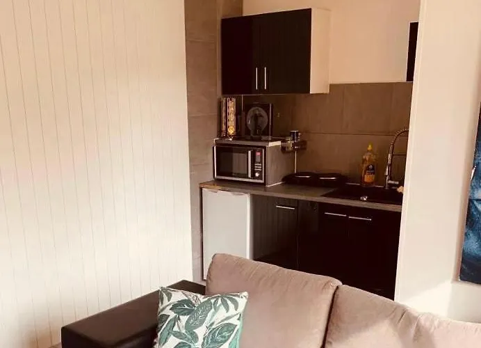 Fully-equipped 2-bedroom *