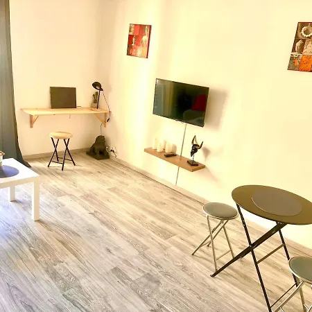 Fully-equipped 2-bedroom *