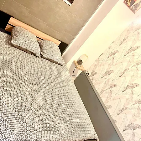 شقة Fully-equipped 2-bedroom *